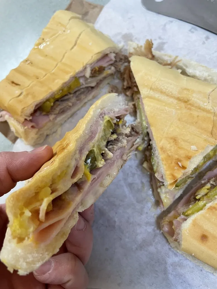 Sándwich Cubano Cuban Sandwich